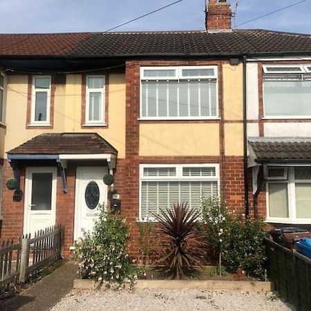 Two Bedroom Terrace House With Parking Kingston upon Hull Buitenkant foto