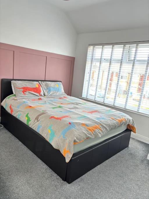 Two Bedroom Terrace House With Parking Kingston upon Hull Buitenkant foto